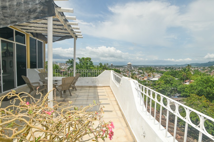 Villa Guayabo House for sale in Rio Pitillal South