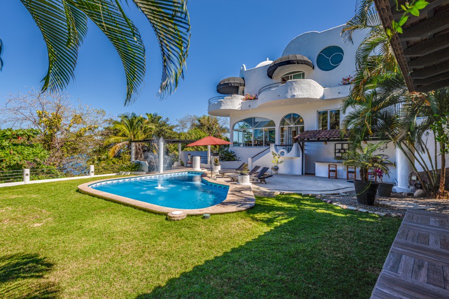 Villa Los Amores House for sale in Boca de Tomatlan
