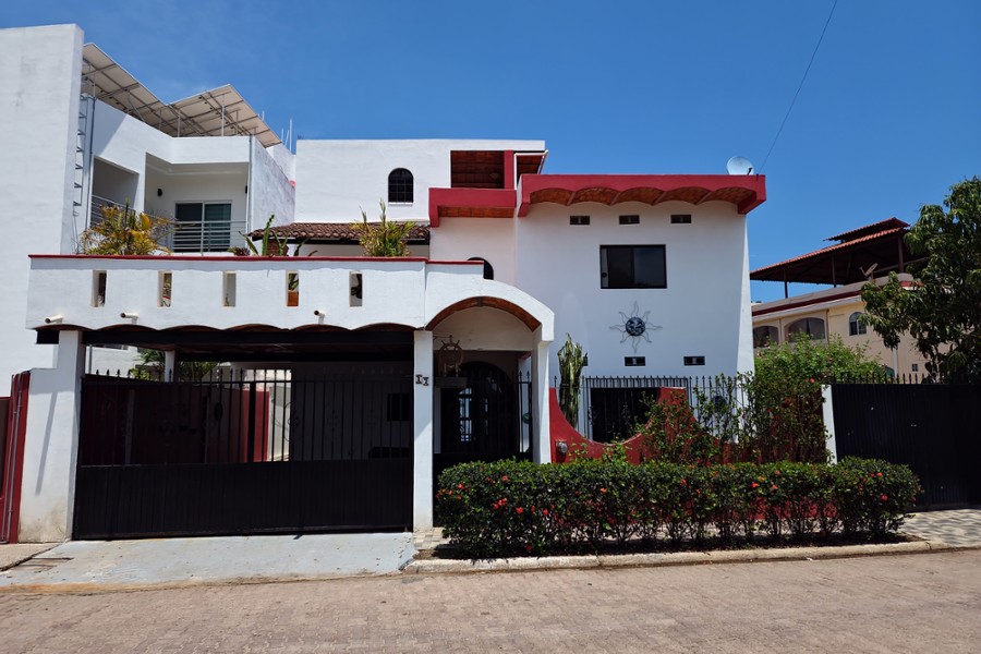 Casa Kimberley  House for sale in Guayabitos
